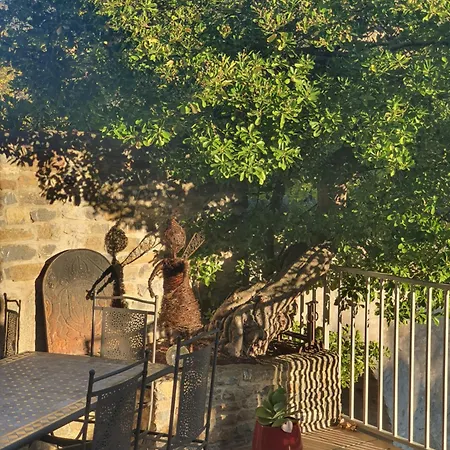 B&B La Barbacane De Cascastel-des-Corbières