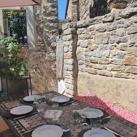 B&B La Barbacane De Cascastel-des-Corbières